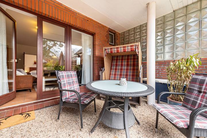 Ganze Wohnung, Ferienwohnung Steingraf" mit privater Terrasse, privatem Garten und Wi-Fi in Sahlenburg, Cuxhaven