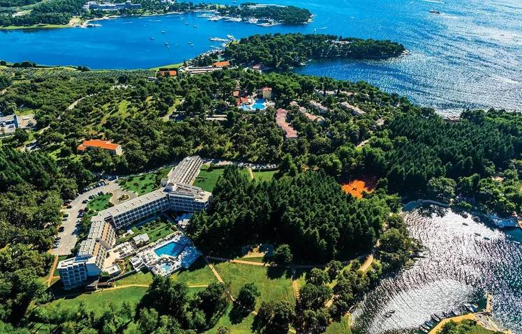 Villa pour 6 personnes, avec terrasse et piscine, animaux acceptés à Poreč
