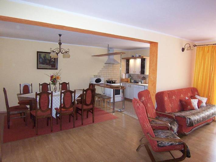 Ferienhaus für 8 Personen, mit Sauna und Garten sowie Balkon
