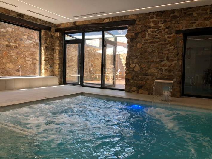 Casa rural para 14 personas, con Balcón y Jacuzzi además de Terraza y Jardín en Provincia de Salamanca