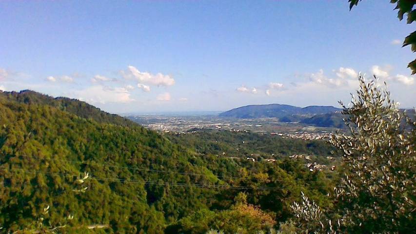 Location de vacances pour 4 personnes, avec vue ainsi que piscine et balcon dans Serralta (Podenzana)