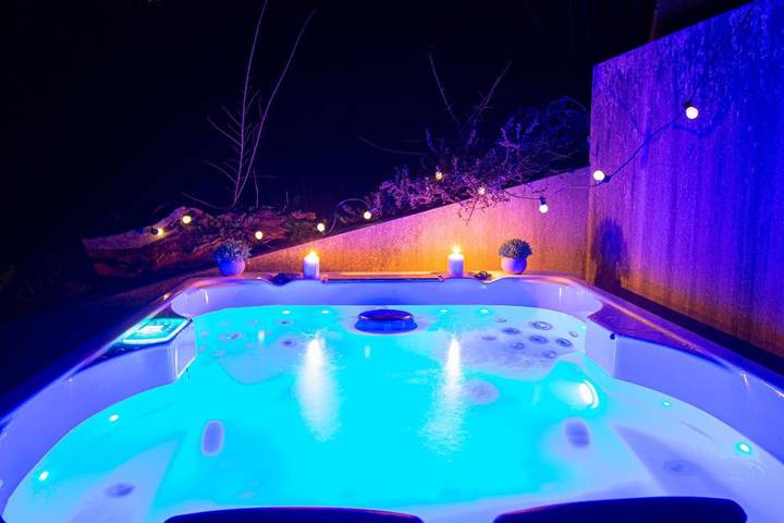 Villa pour 7 personnes, avec jacuzzi, animaux acceptés