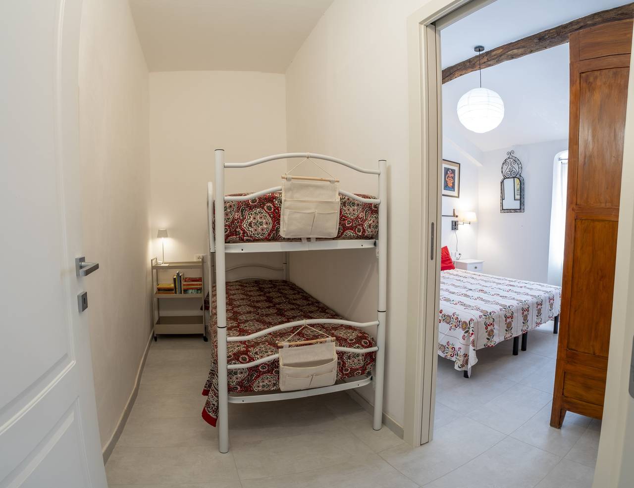 Ganze Wohnung, Wohnung 200m vom Meer entfernt, A/C und Wifi |Ap80 in Porto Maurizio, Imperia