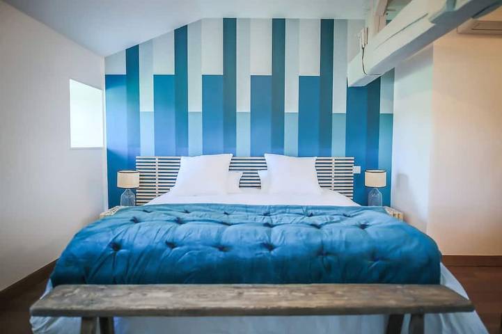 Location de vacances pour 23 personnes, avec jardin, animaux acceptés à Gavaudun - 2