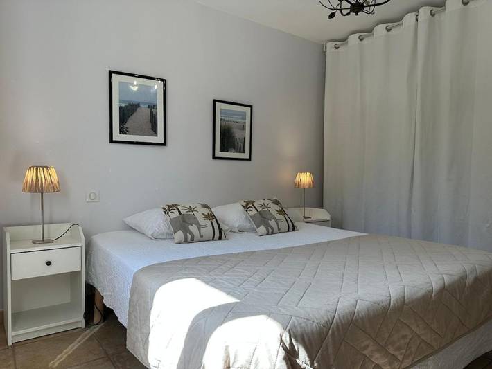 Location de vacances pour 6 personnes, avec jardin et piscine à Le Martinet - 2