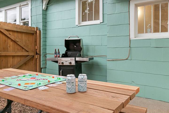 Vacation rental for 5 people, with hot tub and yard as well as terrace in Fort Collins