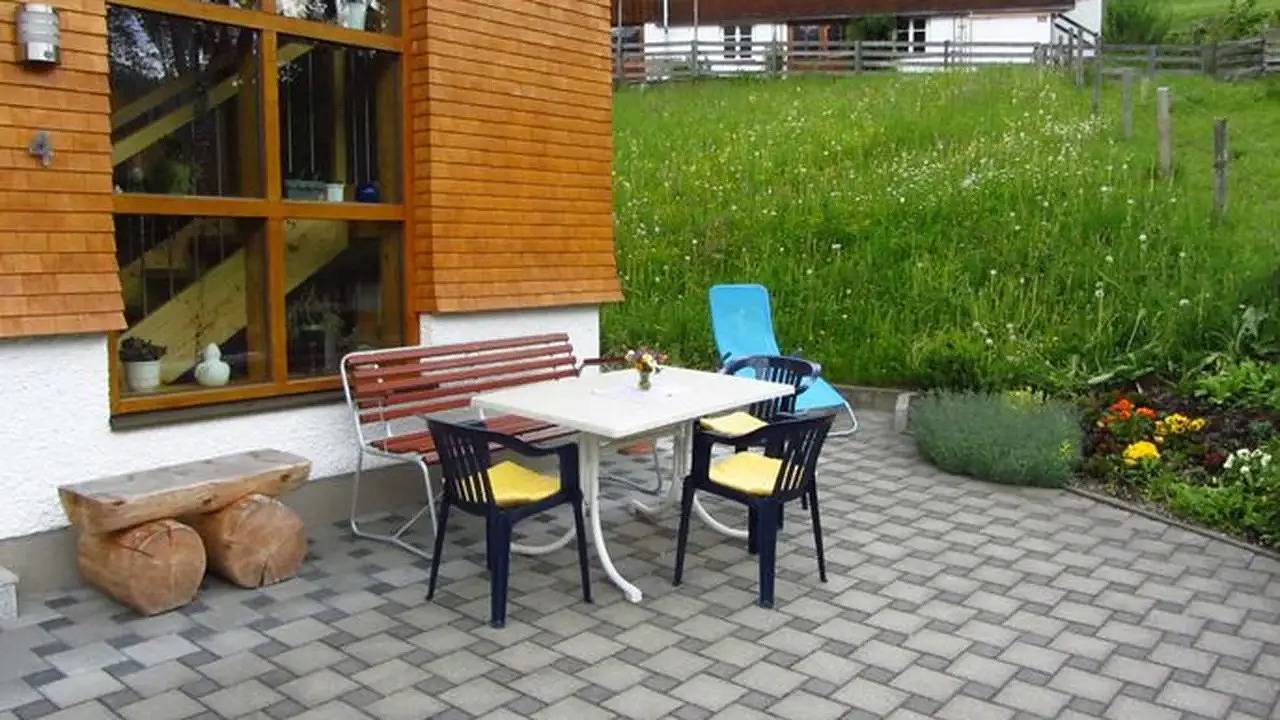 Geheel vakantieappartement, Vakantieappartement voor 4 personen met terras in Diedamskopf, Schoppernau