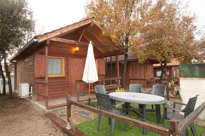 Camping para 6 personas, con piscina y terraza - 1