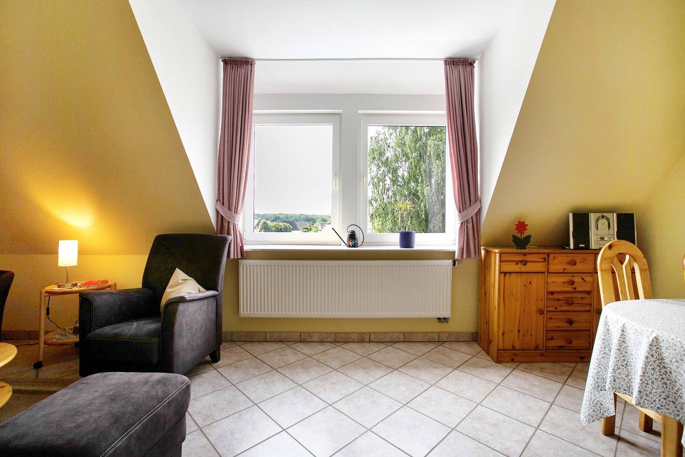 Ganze Wohnung, Ferienwohnung Heike Ludzuweit" mit privater Terrasse, Gemeinschaftsgarten und Wlan in Ostenfeld (Husum), Eider-Treene-Sorge
