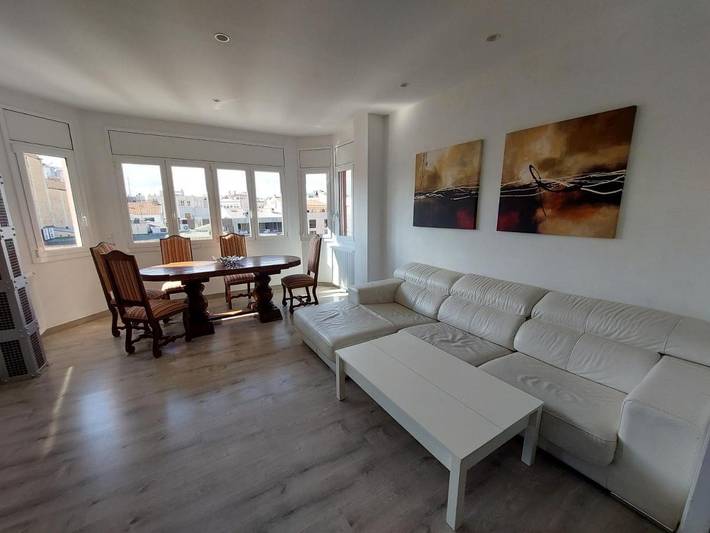 Apartamento de vacaciones para 6 personas, con Balcón además de Terraza y Vistas en Gerona