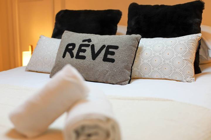 Entire apartment, At Maminou's - 8 bedding, car park, near city center in Cran-Gevrier, Annecy (commune)
