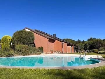 Gîte pour 2 personnes, avec piscine et terrasse à Theux