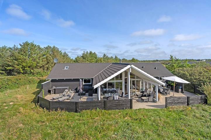 Ferienhaus für 6 Personen, mit Sauna und Terrasse sowie Whirlpool in Grønhøj Strand