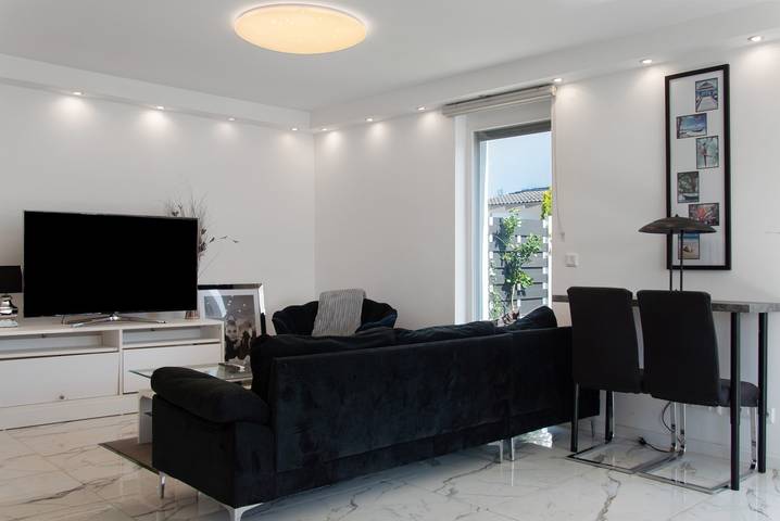 Villa neuve de luxe avec jardin, terrasse, climatisation et Wi-Fi in Oberasbach, Arrondissement de Fürth