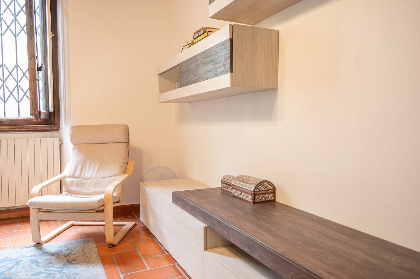 Classic Florentine Flat with Garden in Florence, Florence Province