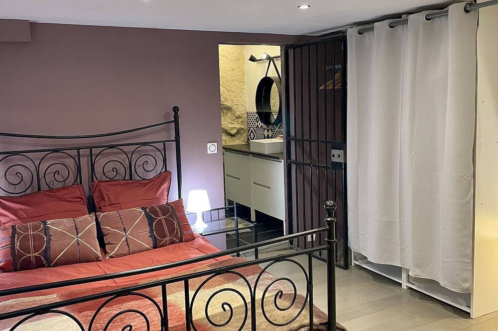 Appartement entier, Troglodyte du Petit Coteau dans le centre de Vouvray in Vouvray, Région de Tours