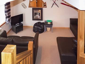 Log Cabin for 8 People in Aviemore, Cairngorms National Park, Photo 4
