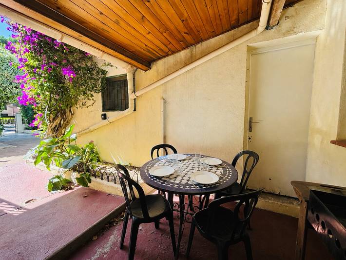 Gîte pour 4 personnes, avec terrasse dans Plage Maillol