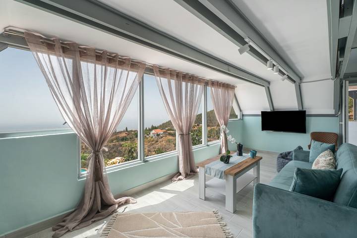 Apartamento entero, Vacaciones 'Land Of Dreams 3' con vistas al mar, piscina compartida y Wi-Fi in Granadilla de Abona, Tenerife Sur