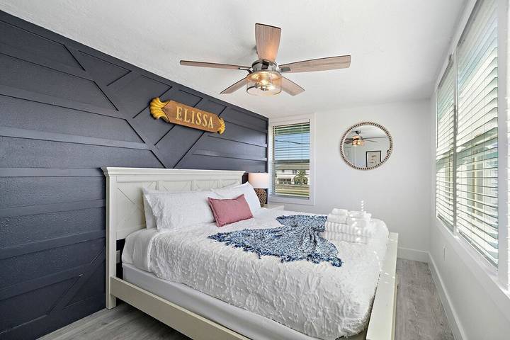 Vacation house for 16 people, with yard and balcony in Galveston