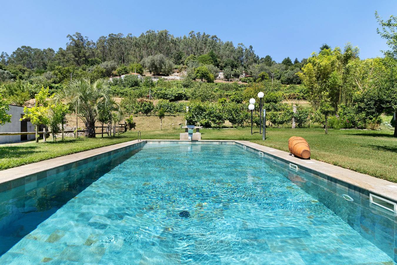 Estúdio inteiro, Apartamento Estúdio '' com Vista para a Montanha, Piscina Partilhada e Wi-Fi in Sabadim, Distrito de Viana do Castelo