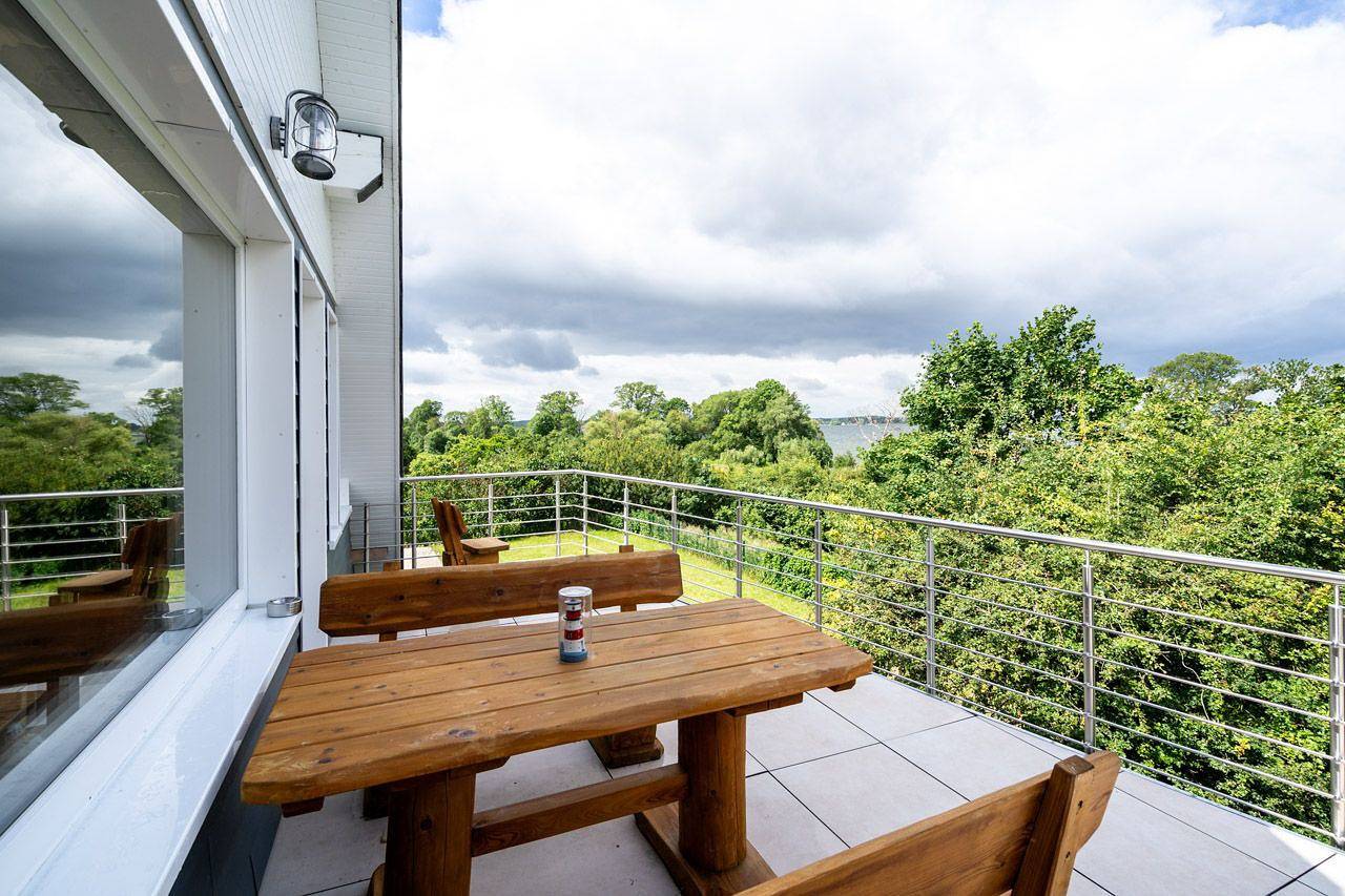 Ganze Wohnung, Neu, modern und exklusiv - Ferienwohnung mit Wasserblick, Sauna und Aussendusche in Rechlin, Müritz