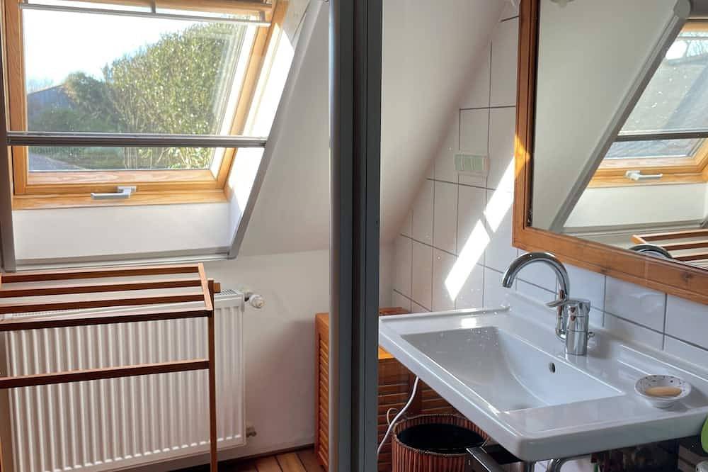 Lovely longere just a stone's throw from the sea... in Plovan, Quimper und Umgebung