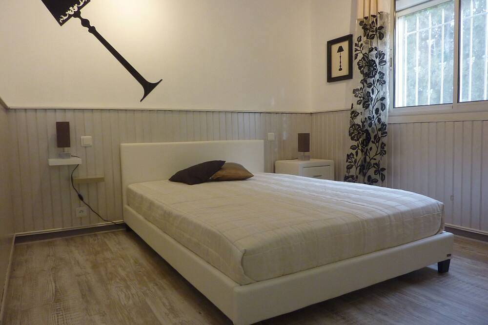 Superb villa 10 minutes from Avignon, not overlooked in Sorgues, Vaucluse