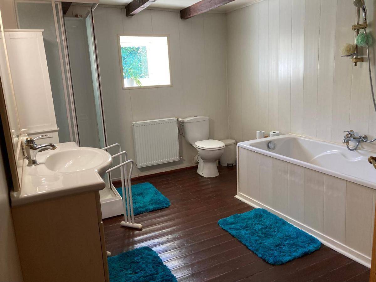 Three-Bedroom House in Combourg, Région de Saint-Malo