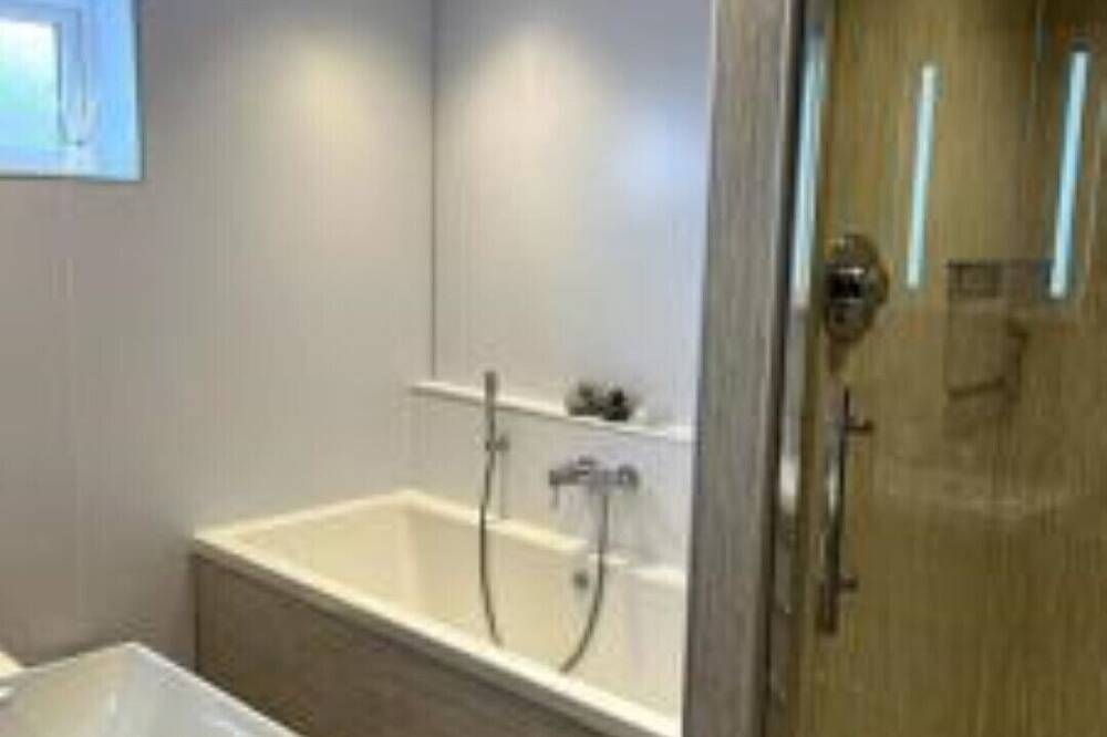 Aurora - Self Catering, Kirkwall, Quiet Location With Luxury Hot Tub in Orkney Inseln