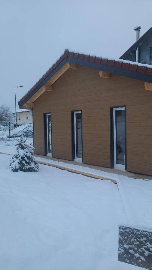 L'Exclusif, Love Room, Nature du Haut-Jura , pour 2 personnes, Piscine Intérieure Privée & Chauffée, 24h24 , avec Draps et Peignoirs inclus - Proche randonnées, Cascades et Lacs in Saint-Laurent-en-Grandvaux, Parc naturel régional du Haut-Jura