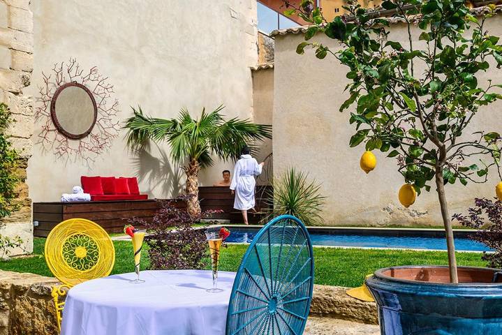 Maison d’hôte pour 4 personnes, avec piscine et sauna ainsi que jacuzzi et jardin à L'Isle-sur-la-Sorgue - 2