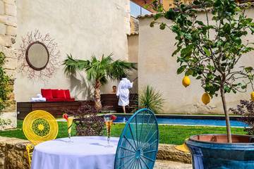 Maison d’hôte pour 4 personnes, avec piscine et sauna ainsi que jardin et jacuzzi à L'Isle-sur-la-Sorgue