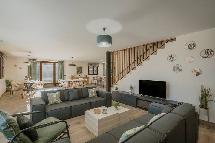 Villa 'El Nogal de Marieta' con vistas al lago, Wi-Fi y aire acondicionado in Peguerinos, Provincia de Ávila
