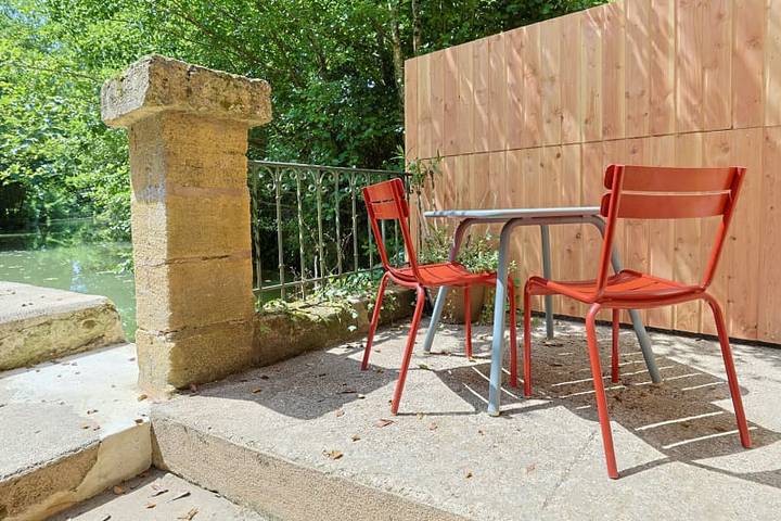 Gîte pour 2 personnes, avec jardin ainsi que terrasse et vue sur le lac à Belvès - 2