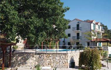 Location de vacances pour 27 personnes, avec piscine et terrasse à Podstrana