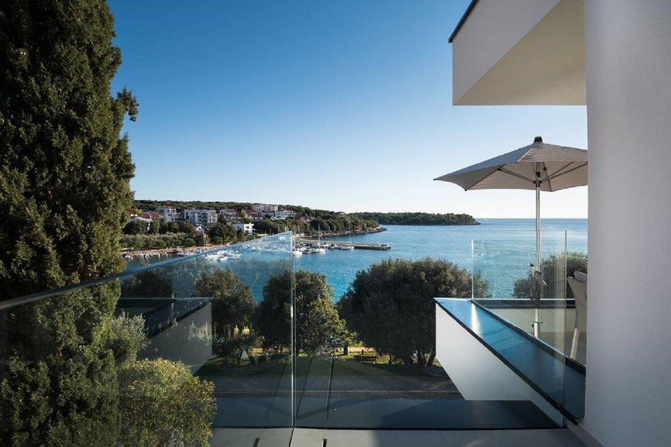 Exklusive Villa mit privatem Pool 50 Meter zum Strand in Pjescana Uvala, Südküste Istrien