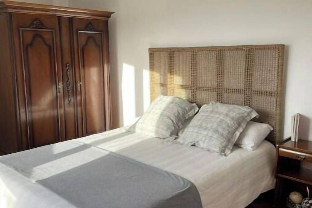Entire apartment, Apartment in the center of Ponteceso. in Tella, Ponteceso