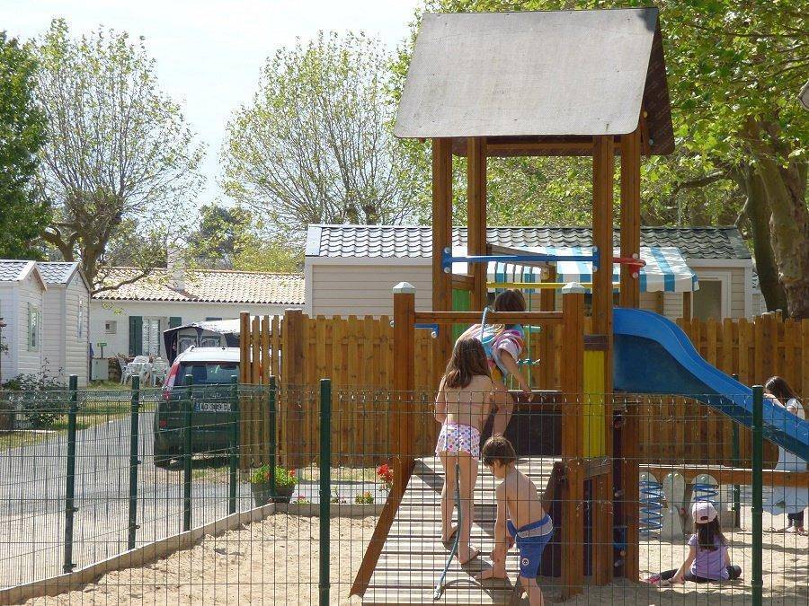 Camping Les Acacias - Mobile home 3 persons - Mobile home 2/3 persons - 1 bedroom - terrace in Rivedoux-Plage, Ile de Re