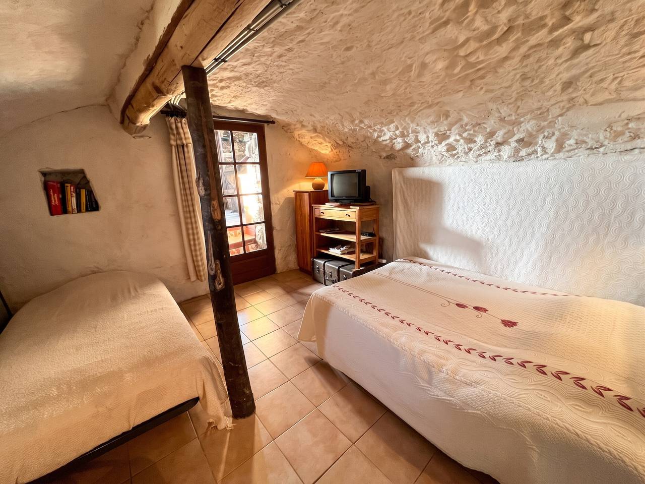 Appartement entier, Appartement charmant à Valleraugue avec terrasse, 40 m² in Val-d'Aigoual, Parc national des Cévennes