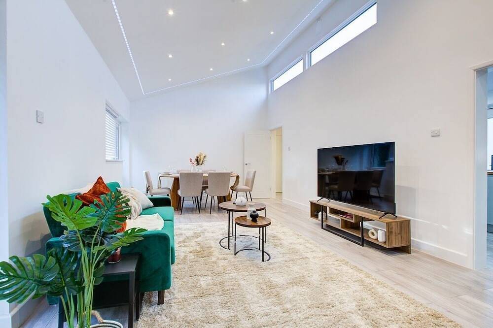 Sleek & Exquisite 3 Bedroom Home in Colchester, Essex