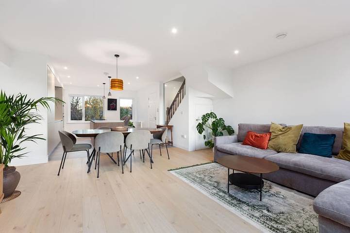 Vacation rental for 6 people, with yard and balcony in Dublin