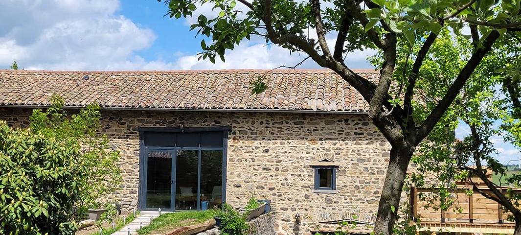 Chambre d’hôte pour 2 personnes, avec jacuzzi ainsi que jardin et terrasse dans le Cantal - 4