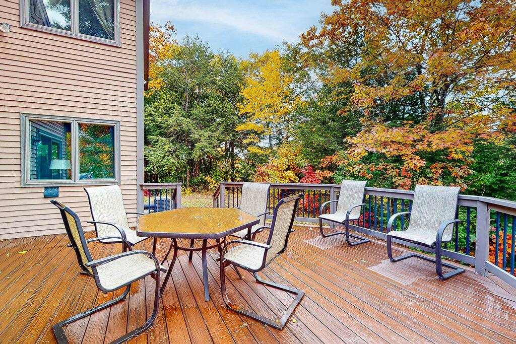 Lovely dog-friendly home with firepit, Ev outlet, & washer/dryer in Gilford, Lake Winnipesaukee