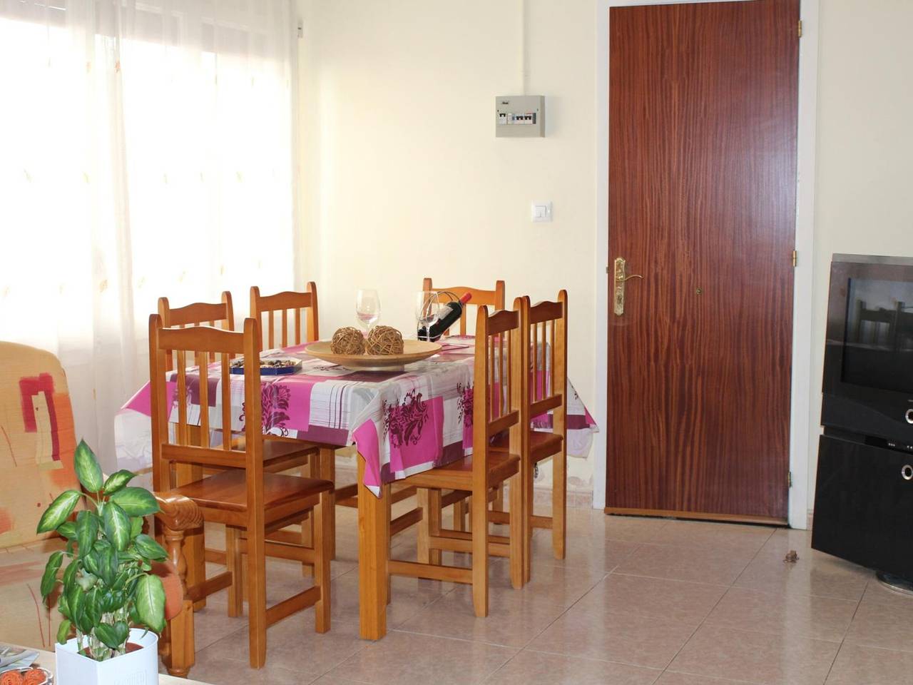 Apartamento entero, Apartamento acogedor a 100m de la playa en Llançà, con Wifi y renovado in Llansá, Alt Empordà