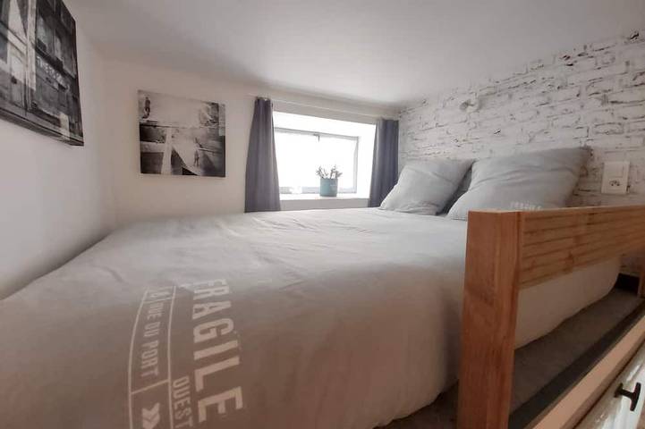Entire apartment, Le Petit Saint-Georges 2*: renovated, fully-equipped studio at the foot of the collegiate church in Villefranche-de-Rouergue, Aveyron