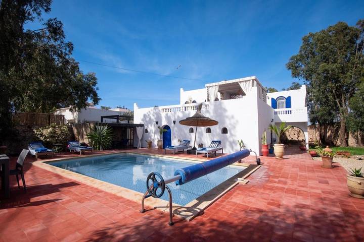 Villa pour 8 personnes, avec jardin ainsi que vue et piscine