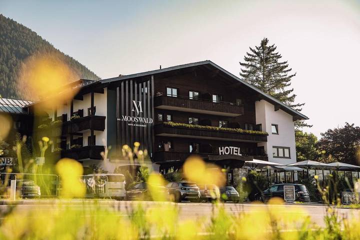 Hotel für 3 Personen, mit Pool und Whirlpool sowie Sauna und Garten in Obsteig