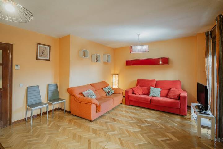 Location de vacances pour 6 personnes, avec balcon à Ávila