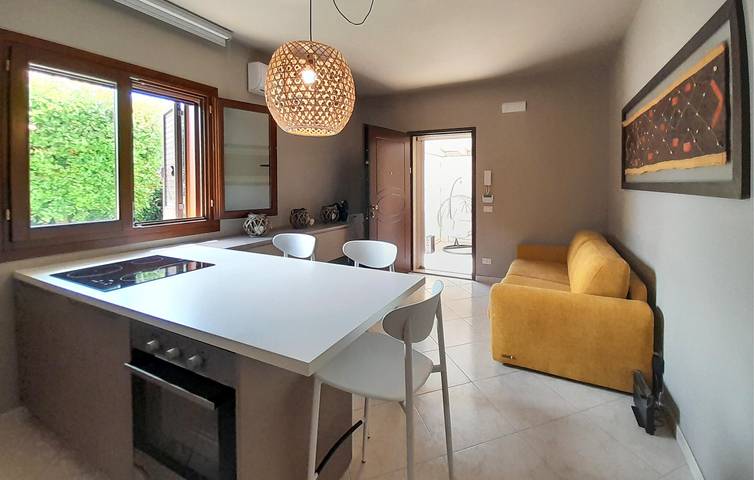 Gemütliche Wohnung mit Parkplatz, WiFi, A/C - in der Nähe von Restaurants in Lido Gandoli, Leporano